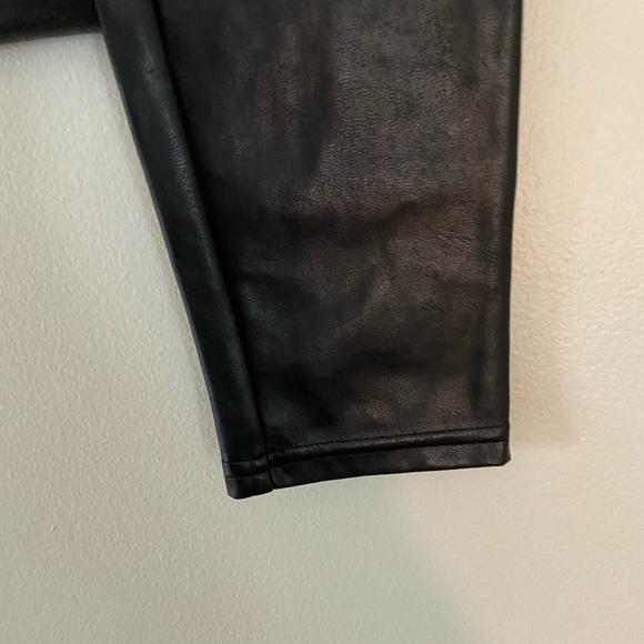 Wilfred Free Daria Pant - Vegan Leather Leggings - Picture 5 of 7